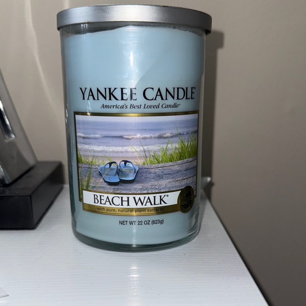 Yankee Candle Beach Walk Jar Candle - Pale Blue with Silver Lid